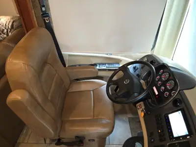 2014 Tiffin Motorhomes ALLEGRO 33AA photo 13