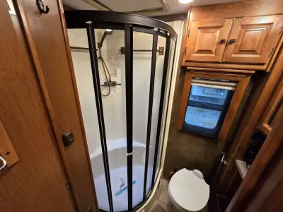 2014 Tiffin Motorhomes ALLEGRO 33AA photo 21