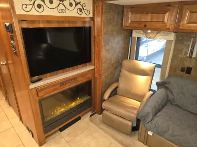 2014 Tiffin Motorhomes ALLEGRO 33AA photo 17