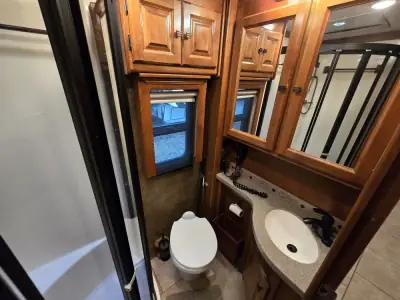 2014 Tiffin Motorhomes ALLEGRO 33AA photo 22