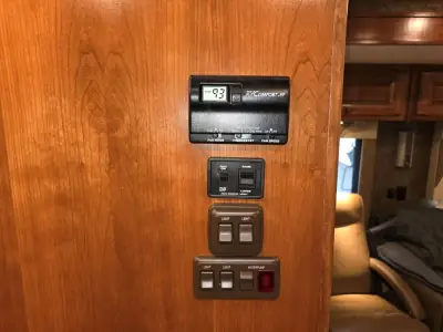 2014 Tiffin Motorhomes ALLEGRO 33AA photo 19