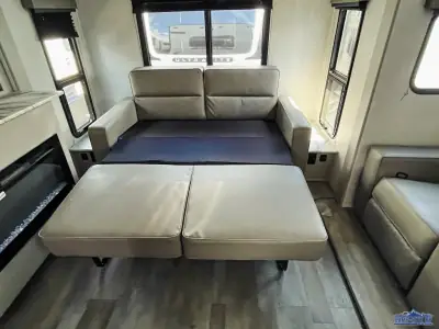 2025 Coachmen Apex Ultra-Lite 293RLDS photo 14