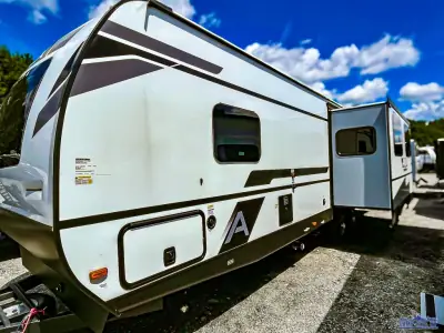 2025 Coachmen Apex Ultra-Lite 293RLDS photo 8