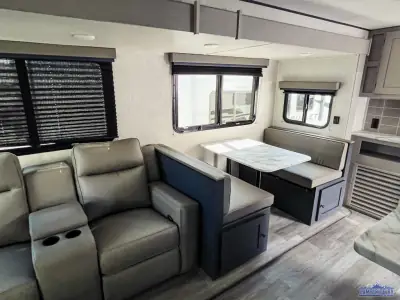 2025 Coachmen Apex Ultra-Lite 293RLDS photo 16
