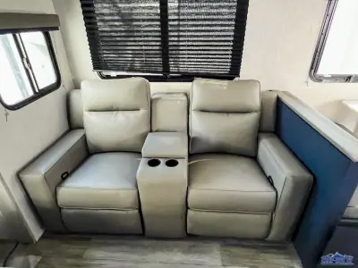 2025 Coachmen Apex Ultra-Lite 293RLDS photo 15