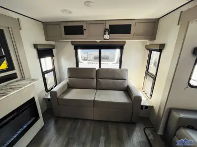 2025 Coachmen Apex Ultra-Lite 293RLDS photo 13