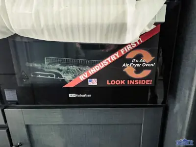 2025 Coachmen Apex Ultra-Lite 293RLDS photo 19