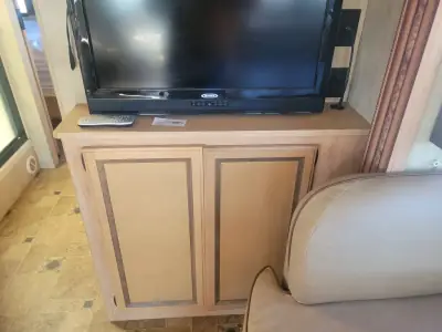 2012 Thor Motor Coach HURRICANE 32A photo 14