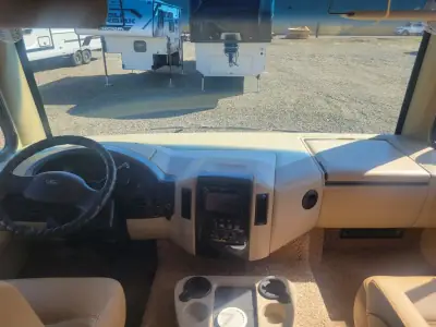 2012 Thor Motor Coach HURRICANE 32A photo 26