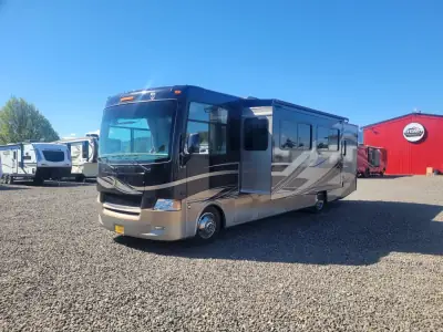 2012 Thor Motor Coach HURRICANE 32A photo 7