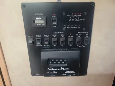 2012 Thor Motor Coach HURRICANE 32A photo 29