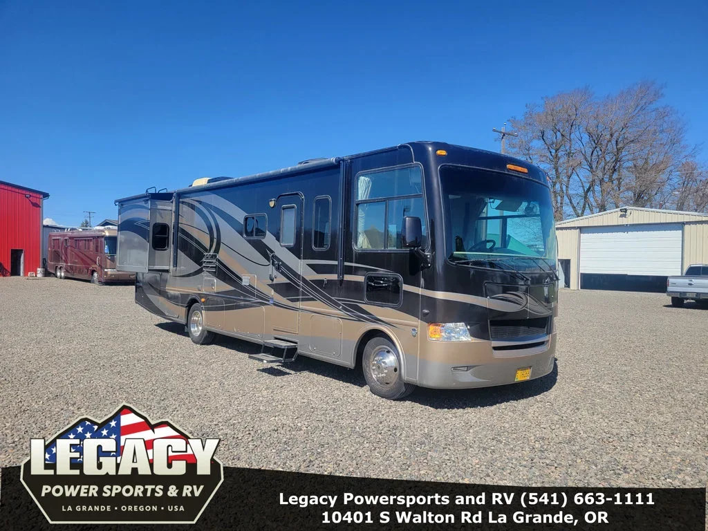 2012 Thor Motor Coach HURRICANE 32A exterior