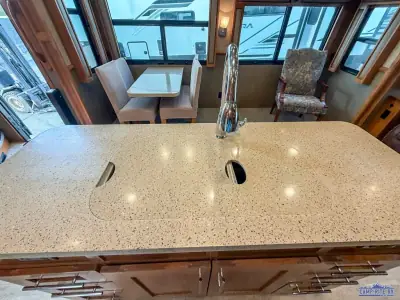 2018 Vanleigh Vilano 325RL photo 29