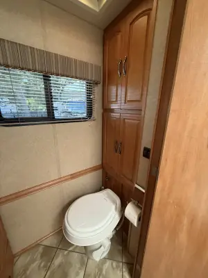 2007 Itasca Meridian 36G photo 32