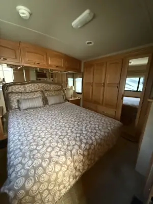 2007 Itasca Meridian 36G photo 37