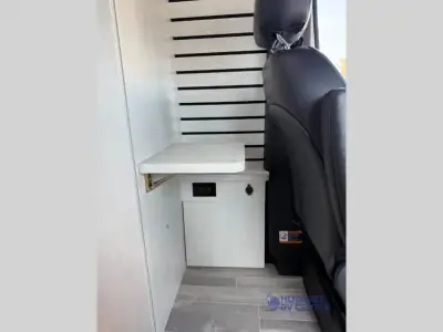 2025 Pleasure-Way Plateau TW (Twin Beds) photo 18