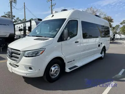 2025 Pleasure-Way Plateau TW (Twin Beds) photo 3