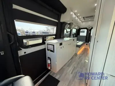 2025 Pleasure-Way Plateau TW (Twin Beds) photo 20