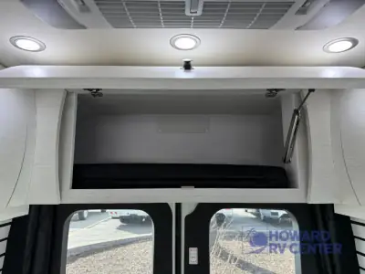 2025 Pleasure-Way Plateau TW (Twin Beds) photo 44