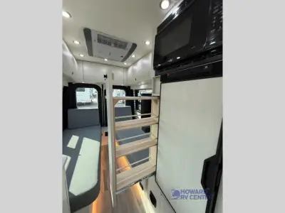 2025 Pleasure-Way Plateau TW (Twin Beds) photo 40