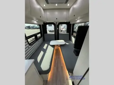 2025 Pleasure-Way Plateau TW (Twin Beds) photo 7