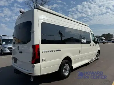 2025 Pleasure-Way Plateau TW (Twin Beds) photo 4