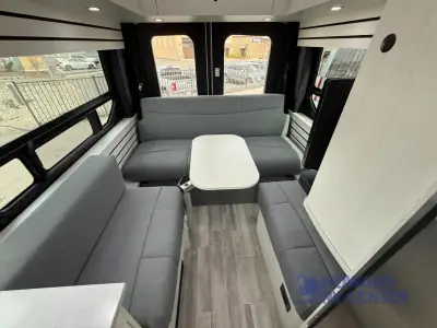 2025 Pleasure-Way Ontour 2.2 AWD photo 29