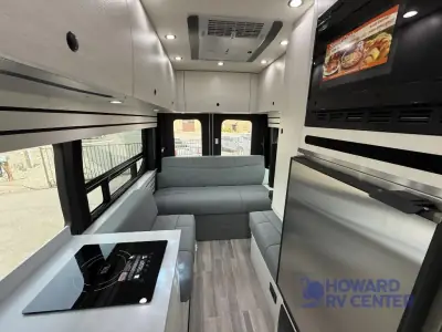 2025 Pleasure-Way Ontour 2.2 AWD photo 28