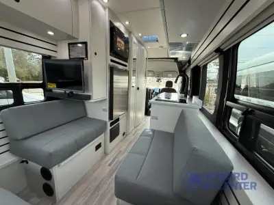 2025 Pleasure-Way Ontour 2.2 AWD photo 35