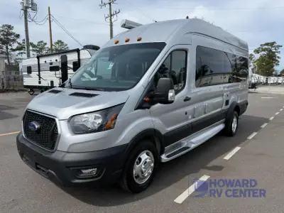 2025 Pleasure-Way Ontour 2.2 AWD photo 3