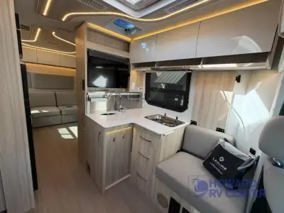 2022 Leisure Travel Unity U24RL photo 25