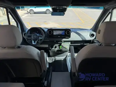 2022 Leisure Travel Unity U24RL photo 10