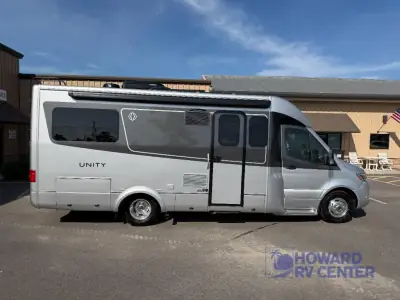2022 Leisure Travel Unity U24RL photo 6
