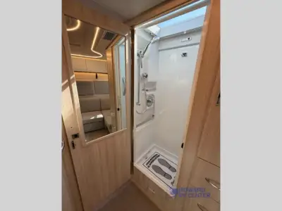 2022 Leisure Travel Unity U24RL photo 35