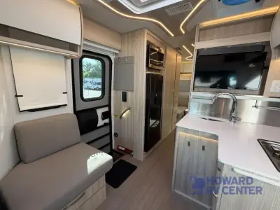 2022 Leisure Travel Unity U24RL photo 21
