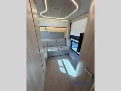 2022 Leisure Travel Unity U24RL photo 29