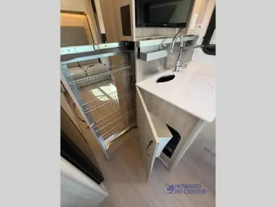 2022 Leisure Travel Unity U24RL photo 26