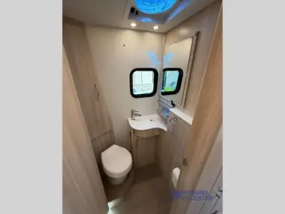 2022 Leisure Travel Unity U24RL photo 36