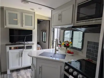 2020 Keystone Premier Ultra Lite 22RBPR photo 12