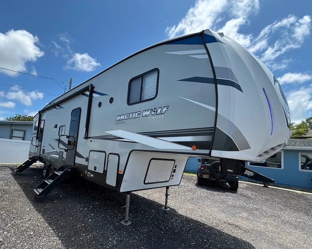 2022 Forest River CHEROKEE ARCTIC WOLF 321BH exterior