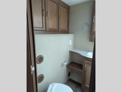 2015 Coachmen Freedom Express 231RBDS photo 14
