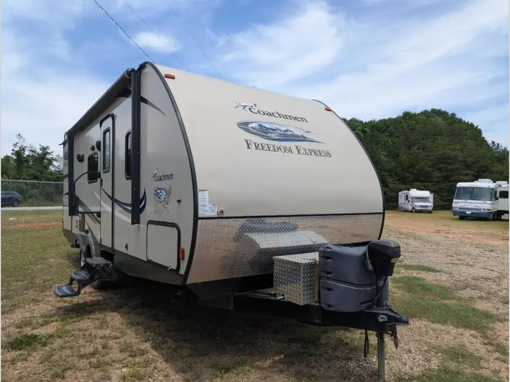 2015 Coachmen Freedom Express 231RBDS exterior