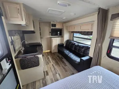 2018 Winnebago Industries Towables Micro Minnie 2106FBS photo 11