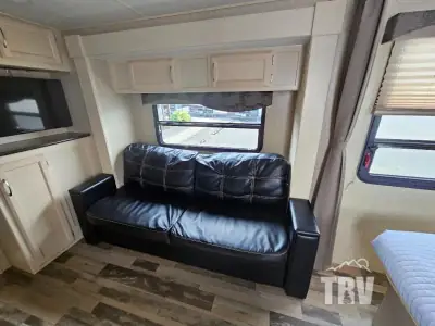 2018 Winnebago Industries Towables Micro Minnie 2106FBS photo 7