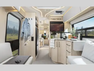 2025 Leisure Travel Unity U24TB photo 3