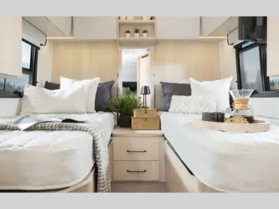 2025 Leisure Travel Unity U24TB photo 6