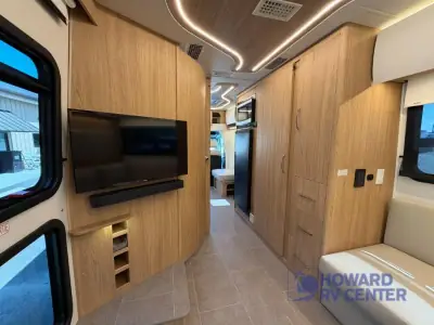 2025 Leisure Travel Unity U24RL photo 40