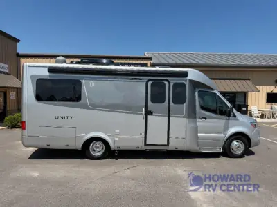 2025 Leisure Travel Unity U24RL photo 8