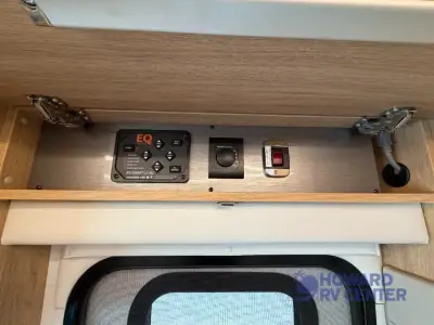 2025 Leisure Travel Unity U24RL photo 31