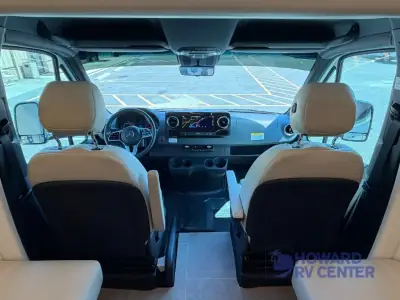 2025 Leisure Travel Unity U24RL photo 12